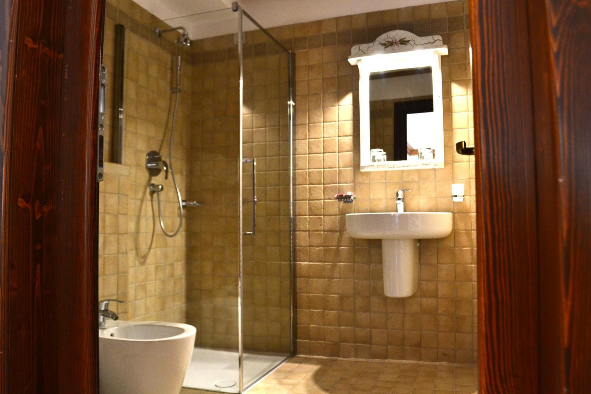 Casa Comana Boutique Hotel Boekarest Buitenkant foto
