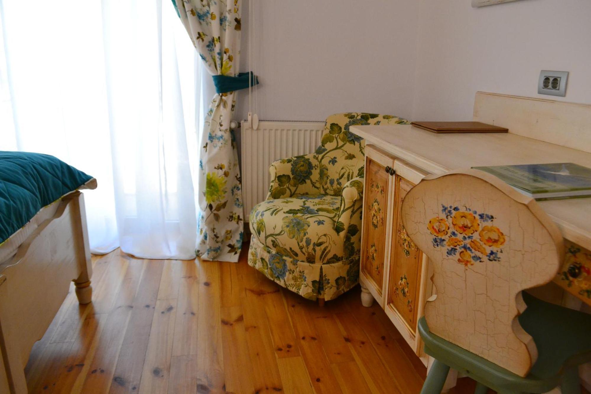 Casa Comana Boutique Hotel Boekarest Buitenkant foto